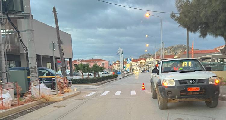 Λήμνος: Συνεχίζονται οι εργασίες καθημερινότητας από τον Δήμο | Φρεσκάρισμα στις διαβάσεις και παρεμβάσεις ασφάλειας πεζών