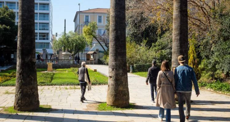 Ά&rho;&sigma;&eta; lockdown: &Sigma;ύ&nu;&tau;&omicron;&mu;&alpha; &alpha;&nu;&omicron;ί&gamma;&omicron;&upsilon;&nu; &lambda;&iota;&alpha;&nu;&epsilon;&mu;&pi;ό&rho;&iota;&omicron;, &sigma;&chi;&omicron;&lambda;&epsilon;ί&alpha; | &Mu;&epsilon;&tau;ά &tau;&iota;&sigmaf; 15 &Alpha;&pi;&rho;&iota;&lambda;ί&omicron;&upsilon; &eta; &epsilon;&sigma;&tau;ί&alpha;&sigma;&eta;