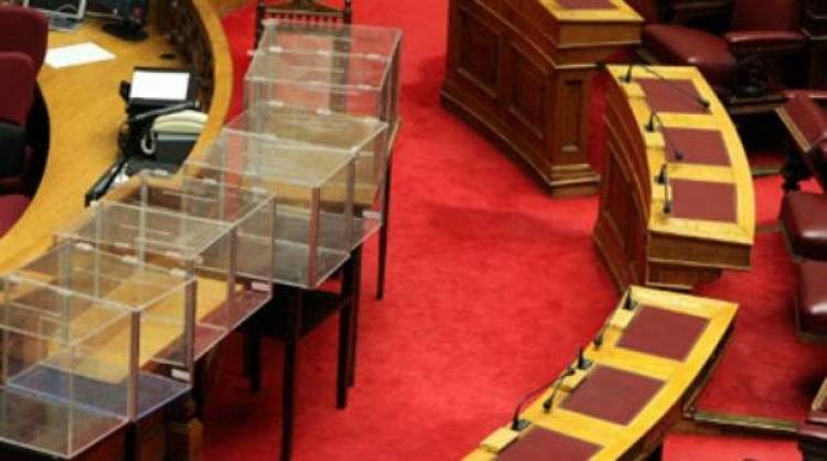 &Kappa;&rho;ί&sigma;&iota;&mu;&eta; &eta;&mu;έ&rho;&alpha; &gamma;&iota;&alpha; &tau;&eta; &Beta;&omicron;&upsilon;&lambda;ή: 3 &psi;&eta;&phi;&omicron;&phi;&omicron;&rho;ί&epsilon;&sigmaf;, 7 &kappa;ά&lambda;&pi;&epsilon;&sigmaf;