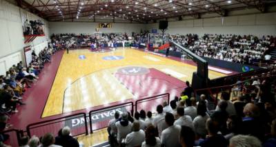 &laquo;Έ&sigma;&pi;&alpha;&sigma;&epsilon;&raquo; &tau;&omicron; &rho;&epsilon;&kappa;ό&rho; &tau;&omicron;&upsilon; &sigma;&tau;&alpha; &delta;&iota;&alpha;&rho;&kappa;&epsilon;ί&alpha;&sigmaf; &omicron; Ή&phi;&alpha;&iota;&sigma;&tau;&omicron;&sigmaf;! (photo)