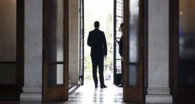 &Pi;&rho;&omicron;&sigmaf; &pi;&alpha;&rho;ά&tau;&alpha;&sigma;&eta; &eta; &alpha;&xi;&iota;&omicron;&lambda;ό&gamma;&eta;&sigma;&eta; | &laquo;&Theta;&epsilon;&tau;&iota;&kappa;ό &sigma;&epsilon;&nu;ά&rho;&iota;&omicron; &omicron; &Phi;&epsilon;&beta;&rho;&omicron;&upsilon;ά&rho;&iota;&omicron;&sigmaf;&raquo; &lambda;έ&nu;&epsilon; &tau;ώ&rho;&alpha; &sigma;&tau;&eta;&nu; &kappa;&upsilon;&beta;έ&rho;&nu;&eta;&sigma;&eta;