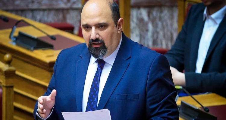 &Pi;&alpha;&rho;&alpha;&iota;&tau;&epsilon;ί&tau;&alpha;&iota; &omicron; &Tau;&rho;&iota;&alpha;&nu;&tau;ό&pi;&omicron;&upsilon;&lambda;&omicron;&sigmaf; &epsilon;&nu;ό&psi;&epsilon;&iota; &Pi;&rho;&omicron;&alpha;&nu;&alpha;&kappa;&rho;&iota;&tau;&iota;&kappa;ή&sigmaf; -&laquo;&Epsilon;&kappa;&tau;ό&sigmaf; &pi;&rho;&alpha;&gamma;&mu;&alpha;&tau;&iota;&kappa;ό&tau;&eta;&tau;&alpha;&sigmaf; &kappa;&alpha;&iota; &lambda;&omicron;&gamma;&iota;&kappa;ή&sigmaf; ό&sigma;&alpha; &lambda;έ&epsilon;&iota; &tau;&omicron; &Pi;&Alpha;&Sigma;&Omicron;&Kappa;&raquo;