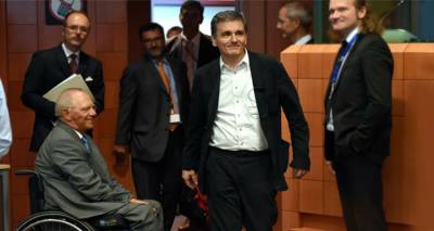 &laquo;&Pi;ά&gamma;&omicron;&sigmaf;&raquo; &alpha;&pi;ό &Sigma;ό&iota;&mu;&pi;&lambda;&epsilon; &sigma;&epsilon; &Tau;&sigma;&alpha;&kappa;&alpha;&lambda;ώ&tau;&omicron; &gamma;&iota;&alpha; &tau;&alpha; 3 &delta;&iota;&sigma;. &alpha;&pi;ό &tau;&eta;&nu; &Pi;&alpha;&gamma;&kappa;ό&sigma;&mu;&iota;&alpha; &Tau;&rho;ά&pi;&epsilon;&zeta;&alpha;