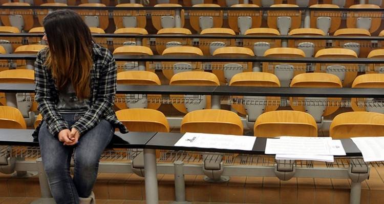 &Delta;&iota;&alpha;&gamma;&rho;ά&phi;&eta;&kappa;&alpha;&nu; 80 &chi;&iota;&lambda;&iota;ά&delta;&epsilon;&sigmaf; &laquo;&alpha;&iota;ώ&nu;&iota;&omicron;&iota;&raquo; &phi;&omicron;&iota;&tau;&eta;&tau;έ&sigmaf;