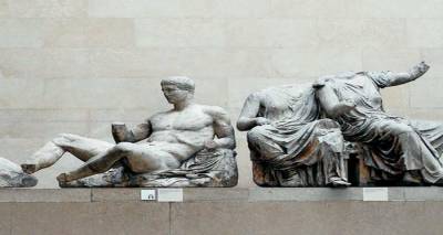 Εντυσαν με... συνολάκια τα έργα του Φειδία