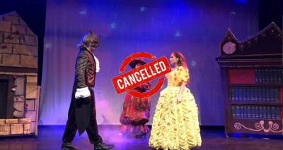 &Alpha;&kappa;&upsilon;&rho;ώ&theta;&eta;&kappa;&epsilon; &eta; &pi;&alpha;&iota;&delta;&iota;&kappa;ή &theta;&epsilon;&alpha;&tau;&rho;&iota;&kappa;ή &pi;&alpha;&rho;ά&sigma;&tau;&alpha;&sigma;&eta; &laquo;&Eta; &pi;&epsilon;&nu;&tau;ά&mu;&omicron;&rho;&phi;&eta; &kappa;&alpha;&iota; &tau;&omicron; &tau;έ&rho;&alpha;&sigmaf;&raquo;