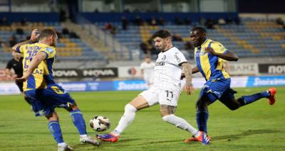 &Omicron;&Phi;&Eta; - &Alpha;&sigma;&tau;έ&rho;&alpha;&sigmaf; &Tau;&rho;ί&pi;&omicron;&lambda;&eta;&sigmaf;: &laquo;&Tau;&alpha;&mu;&epsilon;ί&omicron;&raquo; &mu;&epsilon; &tau;&alpha; &gamma;&kappa;&omicron;&lambda; &sigma;&tau;&eta;&nu; &Kappa;&rho;ή&tau;&eta;!