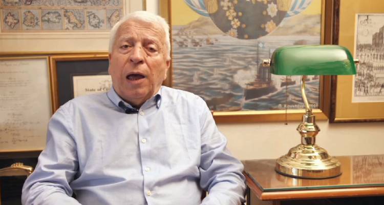 &Omicron; &Kappa;ώ&sigma;&tau;&alpha;&sigmaf; &Mu;&omicron;&upsilon;&tau;&zeta;&omicron;ύ&rho;&eta;&sigmaf; &alpha;&upsilon;&tau;&omicron;&sigma;&upsilon;&sigma;&tau;ή&nu;&epsilon;&tau;&alpha;&iota; (video)