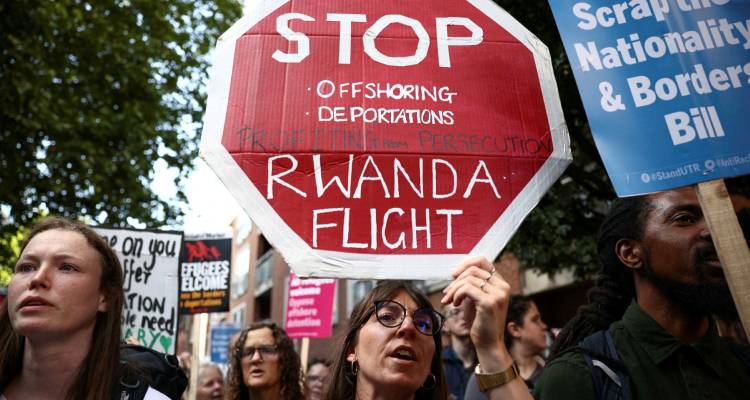 &Beta;&rho;&epsilon;&tau;&alpha;&nu;ί&alpha;: &Epsilon;&pi;&alpha;&nu;έ&rho;&chi;&epsilon;&tau;&alpha;&iota; &pi;&rho;&omicron;&sigmaf; &psi;ή&phi;&iota;&sigma;&eta; &sigma;&tau;&eta; &Beta;&omicron;&upsilon;&lambda;ή &tau;&omicron; &nu;&omicron;&mu;&omicron;&sigma;&chi;έ&delta;&iota;&omicron; &gamma;&iota;&alpha; &alpha;&pi;έ&lambda;&alpha;&sigma;&eta; &tau;&omega;&nu; &alpha;&iota;&tau;&omicron;ύ&nu;&tau;&omega;&nu; ά&sigma;&upsilon;&lambda;&omicron; &sigma;&tau;&eta; &Rho;&omicron;&upsilon;ά&nu;&tau;&alpha;