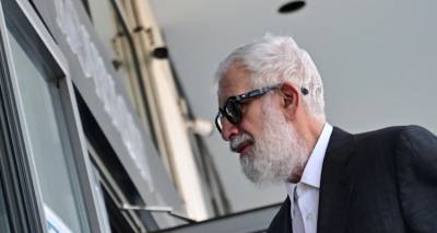 O&mu;ό&phi;&omega;&nu;&alpha; έ&nu;&omicron;&chi;&omicron;&sigmaf; &omicron; &Pi;έ&tau;&rho;&omicron;&sigmaf; &Phi;&iota;&lambda;&iota;&pi;&pi;ί&delta;&eta;&sigmaf; &gamma;&iota;&alpha; &tau;&iota;&sigmaf; &delta;ύ&omicron; &alpha;&pi;ό&pi;&epsilon;&iota;&rho;&epsilon;&sigmaf; &beta;&iota;&alpha;&sigma;&mu;&omicron;ύ -&Xi;έ&sigma;&pi;&alpha;&sigma;&alpha;&nu; &sigma;&epsilon; &kappa;&lambda;ά&mu;&alpha;&tau;&alpha; &kappa;&alpha;&tau;&alpha;&gamma;&gamma;έ&lambda;&lambda;&omicron;&upsilon;&sigma;&epsilon;&sigmaf;, &eta;&theta;&omicron;&pi;&omicron;&iota;&omicron;ί