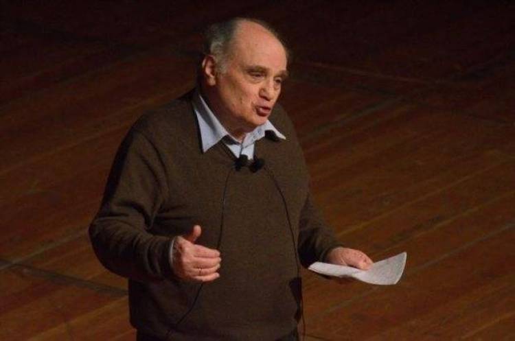 &Sigma;&tau;έ&lambda;&iota;&omicron;&sigmaf; &Rho;ά&mu;&phi;&omicron;&sigmaf; :&laquo;&Omicron;&iota; &pi;&epsilon;&lambda;&alpha;&tau;&epsilon;&iota;&alpha;&kappa;έ&sigmaf; &sigma;&chi;έ&sigma;&epsilon;&iota;&sigmaf; &beta;&alpha;&sigma;ί&zeta;&omicron;&nu;&tau;&alpha;&iota; &sigma;&tau;&eta;&nu; &pi;&alpha;&rho;ά&lambda;&omicron;&gamma;&eta; &alpha;&nu;&tau;ί&lambda;&eta;&psi;&eta; ό&tau;&iota; &sigma;&tau;&eta; &delta;&eta;&mu;&omicron;&kappa;&rho;&alpha;&tau;ί&alpha; &delta;&epsilon;&nu; &epsilon;ί&mu;&alpha;&sigma;&tau;&epsilon; &mu;ό&nu;&omicron; &pi;&omicron;&lambda;&iota;&tau;&iota;&kappa;ά, &alpha;&lambda;&lambda;ά &kappa;&alpha;&iota; &phi;&upsilon;&sigma;&iota;&kappa;ά ί&sigma;&omicron;&iota;!&raquo;