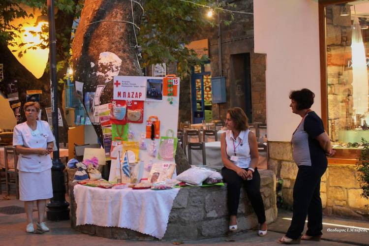 Φιλανθρωπικό Μπαζάρ εχθές στην αγορά της Μύρινας (photos)