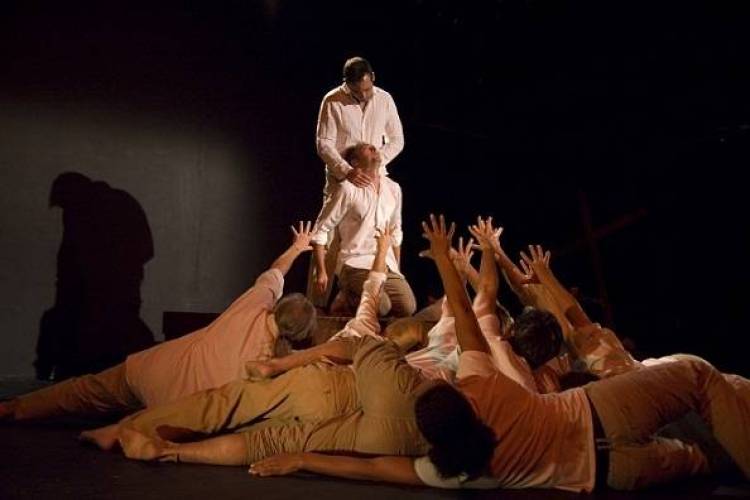 &Tau;έ&lambda;&omicron;&sigmaf; &tau;&omicron; &laquo;Corpus Christi&raquo; - &Delta;&epsilon;&nu; &xi;&alpha;&nu;&alpha;&nu;&epsilon;&beta;&alpha;ί&nu;&epsilon;&iota; &eta; &pi;&alpha;&rho;ά&sigma;&tau;&alpha;&sigma;&eta;