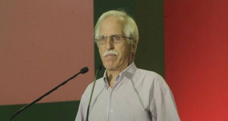 Ο ομότιμος καθηγητής του ΕΚΠΑ Π. Ιωακειμίδης περιγράφει στον FM 100 τα τρία λάθη και τους πέντε μύθους για την ελληνική κρίση (mp3)