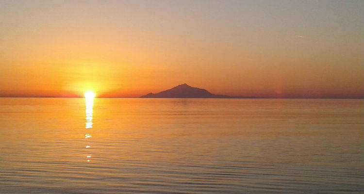 &Gamma;&epsilon;&nu;&iota;&kappa;ά &alpha;ί&theta;&rho;&iota;&omicron;&sigmaf; &sigma;ή&mu;&epsilon;&rho;&alpha; &omicron; &kappa;&alpha;&iota;&rho;ό&sigmaf; &sigma;&tau;&eta; &Lambda;ή&mu;&nu;&omicron; (mp3)