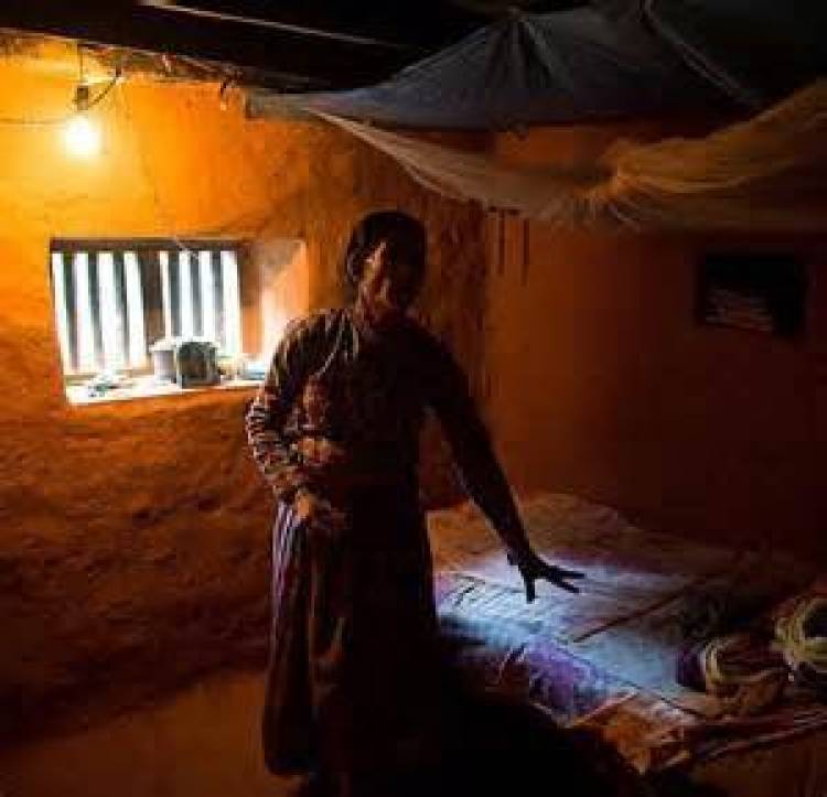 Εκεί, όπου οι γυναίκες εξορίζονται κάθε μήνα...