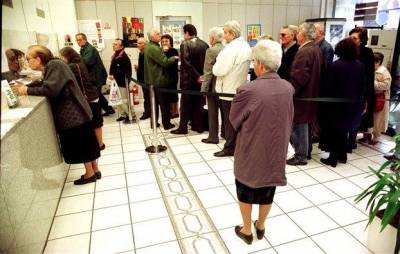 Συνωστισμός σε Τράπεζες - ΕΛΤΑ και ΓΕΦ Λήμνου