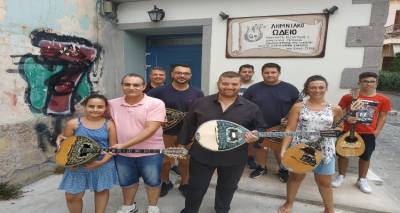 &Mu;&epsilon; &epsilon;&pi;&iota;&tau;&upsilon;&chi;ί&alpha; &delta;&iota;&epsilon;&xi;ή&chi;&theta;&eta; &tau;&omicron; &sigma;&epsilon;&mu;&iota;&nu;ά&rho;&iota;&omicron; &mu;&pi;&omicron;&upsilon;&zeta;&omicron;&upsilon;&kappa;&iota;&omicron;ύ &mu;&epsilon; &tau;&omicron;&nu; &Alpha;&nu;&delta;&rho;έ&alpha; &Kappa;&alpha;&rho;&alpha;&nu;&tau;ί&nu;&eta; &sigma;&tau;&eta; &Lambda;ή&mu;&nu;&omicron;