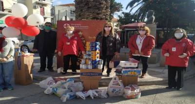 &Mu;&epsilon; &tau;&eta; &sigma;&tau;ή&rho;&iota;&xi;&eta; &tau;&omega;&nu; &Lambda;&eta;&mu;&nu;&iota;ώ&nu; &ldquo;&Tau;&omicron; &delta;έ&nu;&delta;&rho;&omicron; &tau;&eta;&sigmaf; &Alpha;&gamma;ά&pi;&eta;&sigmaf;&rdquo; &phi;&omicron;&rho;&tau;ώ&theta;&eta;&kappa;&epsilon; &kappa;&alpha;&rho;&pi;&omicron;ύ&sigmaf;