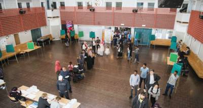 &Sigma;&omicron;&upsilon;&eta;&delta;ί&alpha;: &Pi;&omicron;&lambda;&iota;&tau;&iota;&kappa;ή &alpha;&beta;&epsilon;&beta;&alpha;&iota;ό&tau;&eta;&tau;&alpha; &mu;&epsilon;&tau;ά &tau;&omicron; &alpha;&pi;&omicron;&tau;έ&lambda;&epsilon;&sigma;&mu;&alpha; &tau;&omega;&nu; &epsilon;&kappa;&lambda;&omicron;&gamma;ώ&nu; &kappa;&alpha;&iota; &tau;&eta;&nu; ά&nu;&omicron;&delta;&omicron; &tau;&eta;&sigmaf; &alpha;&kappa;&rho;&omicron;&delta;&epsilon;&xi;&iota;ά&sigmaf;