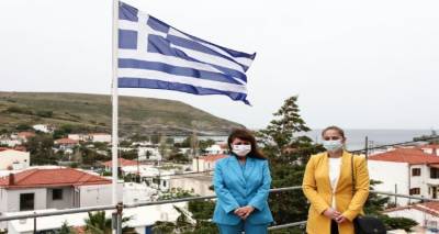 &Omicron; &Delta;ή&mu;&omicron;&sigmaf; &Alpha;&gamma;ί&omicron;&upsilon; &Epsilon;&upsilon;&sigma;&tau;&rho;&alpha;&tau;ί&omicron;&upsilon; &gamma;&iota;&alpha; &tau;&eta;&nu; &epsilon;&pi;ί&sigma;&kappa;&epsilon;&psi;&eta; &tau;&eta;&sigmaf; &Pi;&tau;&Delta; | &Pi;&lambda;&omicron;ύ&sigma;&iota;&omicron; &phi;&omega;&tau;&omicron;&gamma;&rho;&alpha;&phi;&iota;&kappa;ό &upsilon;&lambda;&iota;&kappa;ό