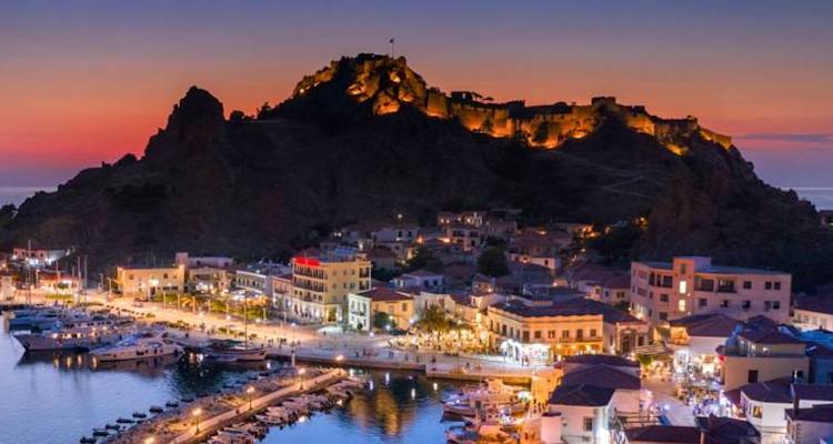 Λήμνος: Κατέρρευσε τοιχίο αντιστήριξης στο Κάστρο της Μύρινας | Ξεκινούν άμεσα εργασίες αποκατάστασης