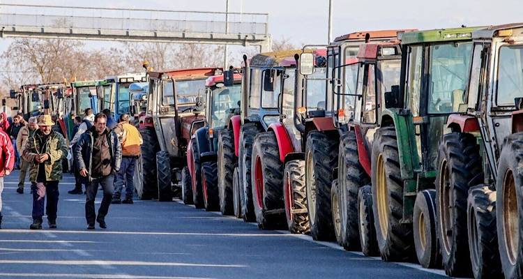 Λήμνος: Οι αγρότες ζεσταίνουν ξανά τις μηχανές τους | «Μας εμπαίζουν» λένε και ετοιμάζονται για αποφάσεις την επόμενη εβδομάδα