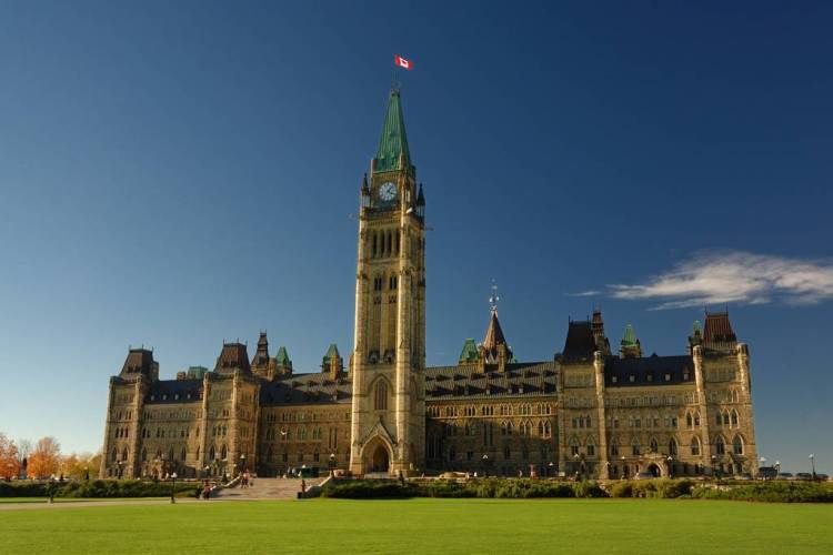 Καναδάς: Στη Βουλή νομοσχέδιο για την κατάργηση των θρησκευτικών συμβόλων