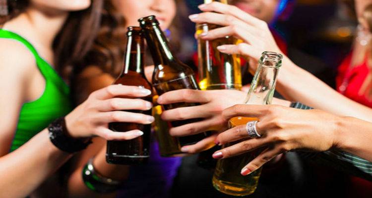 Η κατανάλωση αλκοόλ στην εφηβεία: αιτίες, συνέπειες, αντιμετώπιση