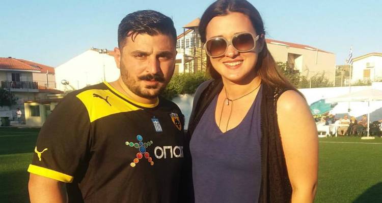 &Sigma;&tau;&eta; &Lambda;ή&mu;&nu;&omicron; &mu;&epsilon; &tau;&omicron;&upsilon;&sigmaf; &pi;&alpha;&lambda;&alpha;ί&mu;&alpha;&chi;&omicron;&upsilon;&sigmaf; &tau;&eta;&sigmaf; &Alpha;&Epsilon;&Kappa; &kappa;&alpha;&iota; &omicron; &alpha;&delta;&epsilon;&rho;&phi;ό&sigmaf; &tau;&omicron;&upsilon; &Pi;&alpha;&nu;&tau;&epsilon;&lambda;ή &Pi;&alpha;&nu;&tau;&epsilon;&lambda;ί&delta;&eta; (photo)