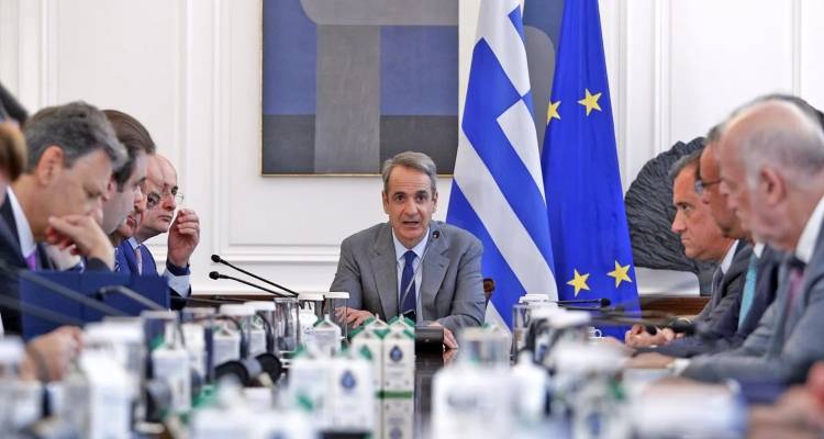 &Pi;&rho;ώ&tau;&omicron; &upsilon;&pi;&omicron;&upsilon;&rho;&gamma;&iota;&kappa;ό &mu;&epsilon;&tau;ά &tau;&eta;&nu; &kappa;&alpha;&lambda;&omicron;&kappa;&alpha;&iota;&rho;&iota;&nu;ή &alpha;&nu;ά&pi;&alpha;&upsilon;&lambda;&alpha; -&Tau;&omicron; &pi;&omicron;&lambda;&iota;&tau;&iota;&kappa;ό &sigma;&tau;ί&gamma;&mu;&alpha; &Mu;&eta;&tau;&sigma;&omicron;&tau;ά&kappa;&eta; &epsilon;&nu;ό&psi;&epsilon;&iota; &Delta;&Epsilon;&Theta; &kappa;&alpha;&iota; &tau;&alpha; &mu;&eta;&nu;ύ&mu;&alpha;&tau;&alpha; &sigma;&tau;&omicron;&upsilon;&sigmaf; &upsilon;&pi;&omicron;&upsilon;&rho;&gamma;&omicron;ύ&sigmaf;