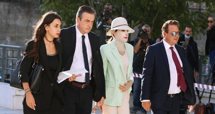 &Epsilon;&phi;&theta;&alpha;&sigma;&epsilon; &sigma;&tau;&omicron; &delta;&iota;&kappa;&alpha;&sigma;&tau;ή&rho;&iota;&omicron; &eta; &Iota;&omega;ά&nu;&nu;&alpha; &Pi;&alpha;&lambda;&iota;&omicron;&sigma;&pi;ύ&rho;&omicron;&upsilon; -&Theta;&alpha; &kappa;&alpha;&tau;&alpha;&theta;έ&sigma;&epsilon;&iota; &gamma;&iota;&alpha; &tau;&eta;&nu; &epsilon;&pi;ί&theta;&epsilon;&sigma;&eta; &mu;&epsilon; &beta;&iota;&tau;&rho;&iota;ό&lambda;&iota; &pi;&omicron;&upsilon; &tau;&eta;&sigmaf; ά&lambda;&lambda;&alpha;&xi;&epsilon; &tau;&eta; &zeta;&omega;ή