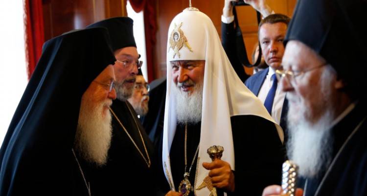 «Ιερό πόλεμο» σε Φανάρι και Αθήνα κηρύσσει το Πατριαρχείο Μόσχας