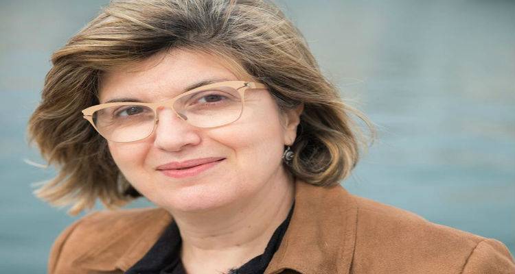 &Eta; &Phi;&omega;&tau;&epsilon;&iota;&nu;ή &Sigma;&tau;&epsilon;&phi;&alpha;&nu;&iota;&delta;ά&kappa;&eta; &sigma;&tau;&omicron; &Delta;.&Sigma;. &tau;&omicron;&upsilon; &Delta;&iota;&kappa;&tau;ύ&omicron;&upsilon; &Delta;ή&mu;&omega;&nu; &tau;&omega;&nu; &Epsilon;&kappa;&lambda;&epsilon;&kappa;&tau;ώ&nu; &Epsilon;&lambda;&lambda;&eta;&nu;&iota;&kappa;ώ&nu; &Gamma;&epsilon;ύ&sigma;&epsilon;&omega;&nu;