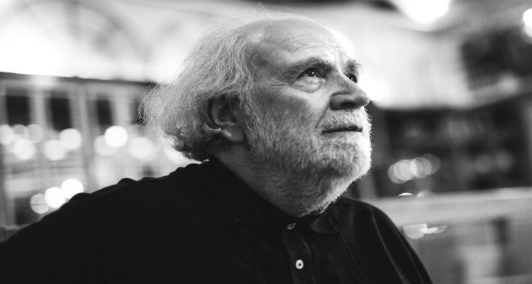 &Pi;&epsilon;&iota;&rho;&alpha;&iota;ά&sigmaf;: &Alpha;&phi;&iota;έ&rho;&omega;&mu;&alpha; &sigma;&tau;&omicron;&nu; &Gamma;&iota;ά&nu;&nu;&eta; &Mu;&alpha;&rho;&kappa;ό&pi;&omicron;&upsilon;&lambda;&omicron; &alpha;&pi;ό &tau;&omicron; &laquo;Libro C' Oro&raquo; &tau;&eta;&sigmaf; &Alpha;&nu;&theta;ή&sigmaf; &Gamma;&omicron;&upsilon;&rho;&omicron;&upsilon;&nu;&tau;ή