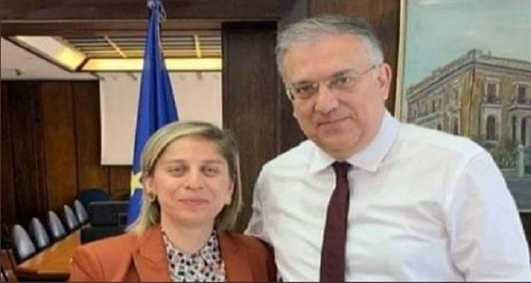 Θεοδωρικάκος για την Παγκόσμια Ημέρα της Γυναίκας με φωτογραφία της Δημάρχου Αγίου Ευστρατίου