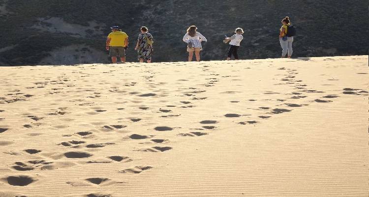 &Eta; &laquo;&Gamma;&epsilon;&omega;&pi;&alpha;&iota;&delta;&epsilon;ί&alpha;&raquo; &tau;&alpha;&xi;ί&delta;&epsilon;&psi;&epsilon; &kappa;&alpha;&iota; &delta;&iota;&alpha;&phi;&eta;&mu;ί&zeta;&epsilon;&iota; &Lambda;ή&mu;&nu;&omicron;!