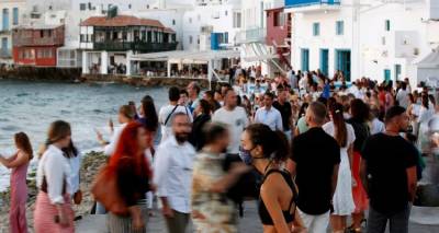 &Mu;ά&sigma;&tau;&iota;&gamma;&alpha; &tau;&alpha; &pi;ά&rho;&tau;&iota; &sigma;&epsilon; &beta;ί&lambda;&epsilon;&sigmaf; &sigma;&tau;&eta; &Mu;ύ&kappa;&omicron;&nu;&omicron; | &Tau;&omicron; &kappa;ό&lambda;&pi;&omicron; &mu;&epsilon; &tau;&omicron;&nu; &laquo;&Mu;&epsilon;&xi;&iota;&kappa;&alpha;&nu;ό&raquo; &gamma;&iota;&alpha; &nu;&alpha; &xi;&epsilon;&phi;ύ&gamma;&omicron;&upsilon;&nu; &kappa;&alpha;&iota; &tau;&alpha; &nu;έ&alpha; &pi;&rho;ό&sigma;&tau;&iota;&mu;&alpha; &mu;&epsilon; &sigma;&tau;ό&chi;&omicron; &nu;&alpha; &pi;&epsilon;&rho;&iota;&omicron;&rho;&iota;&sigma;&tau;&omicron;ύ&nu;