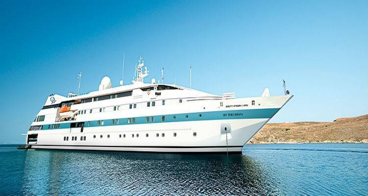 Το κρουαζιερόπλοιο «Tere Moana» δένει Λήμνο