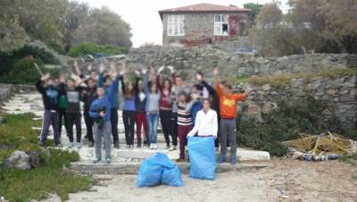 Το Γυμνάσιο Μύρινας δίνει τον τόνο: «Αγάπα το περιβάλλον. Περιβάλλει ό,τι αγαπάς» (photos)