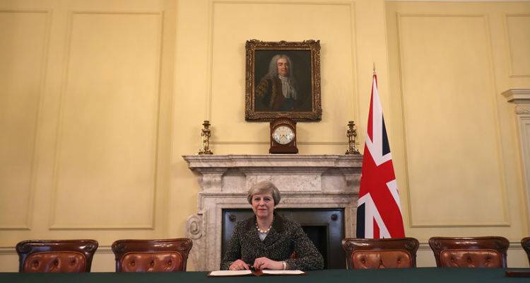 Ώ&rho;&alpha; Brexit &sigma;ή&mu;&epsilon;&rho;&alpha;: Έ&kappa;&kappa;&lambda;&eta;&sigma;&eta; &gamma;&iota;&alpha; &epsilon;&nu;ό&tau;&eta;&tau;&alpha; &alpha;&pi;ό &tau;&eta;&nu; &Tau;&epsilon;&rho;έ&zeta;&alpha; &Mu;έ&iota;