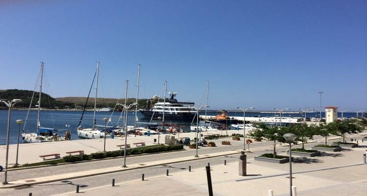 Δήμος Λήμνου: Απαγορεύονται πάσης φύσεως εμπόδια επί του οδοστρώματος