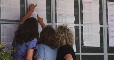 Πανελλαδικές: Οι Μηχανικοί ξεπέρασαν τους Γιατρούς στη Φυσική, πάνω από 18 έγραψαν στην Οικονομία οι τρεις στους δέκα | Πώς θα διαμορφωθούν οι βάσεις εισαγωγής