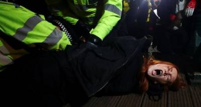 Βρετανία : H αστυνομία διέλυσε με τη βία συγκέντρωση για την Σάρα Έβεραρντ