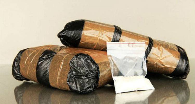 8 &mu;ή&nu;&epsilon;&sigmaf; &tau;&omicron; &delta;έ&mu;&alpha; &kappa;&omicron;&kappa;&alpha;ΐ&nu;&eta;&sigmaf; &sigma;&epsilon; &mu;&epsilon;&tau;&alpha;&phi;&omicron;&rho;&iota;&kappa;ή &tau;&eta;&sigmaf; &Lambda;ή&mu;&nu;&omicron;&upsilon;