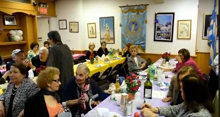 &Tau;&omicron;&hellip; &gamma;&lambda;έ&nu;&tau;&eta;&sigma;&alpha;&nu; &sigma;&tau;&eta;&nu; &Alpha;&mu;&epsilon;&rho;&iota;&kappa;ή &omicron; &laquo;Ή&phi;&alpha;&iota;&sigma;&tau;&omicron;&sigmaf;&raquo; &kappa;&alpha;&iota; &eta; &laquo;&Mu;&alpha;&rho;&omicron;ύ&lambda;&alpha;&raquo; (video)