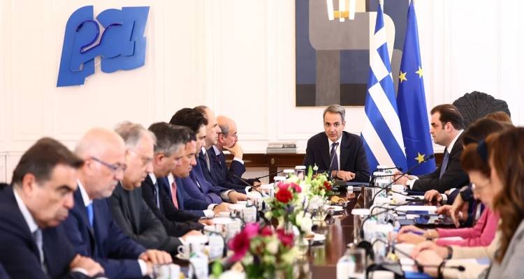 &Epsilon;&pi;&iota;&tau;&epsilon;&lambda;&iota;&kappa;ό &kappa;&rho;ά&tau;&omicron;&sigmaf; &kappa;&alpha;&iota; &pi;&epsilon;&iota;&theta;&alpha;&rho;&chi;ί&alpha;: &Tau;&omicron; &mu;ή&nu;&upsilon;&mu;&alpha; &Mu;&eta;&tau;&sigma;&omicron;&tau;ά&kappa;&eta; &pi;&rho;&omicron;&sigmaf; &tau;&omicron;&upsilon;&sigmaf; &laquo;&gamma;&alpha;&lambda;ά&zeta;&iota;&omicron;&upsilon;&sigmaf;&raquo; &beta;&omicron;&upsilon;&lambda;&epsilon;&upsilon;&tau;έ&sigmaf;