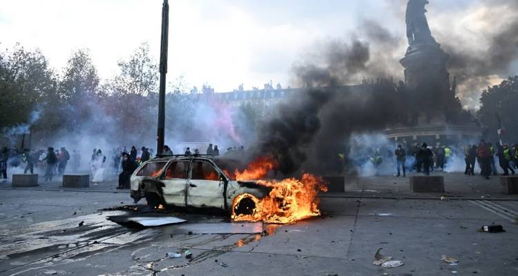 &Gamma;&alpha;&lambda;&lambda;ί&alpha;: &Eta; &kappa;&upsilon;&beta;έ&rho;&nu;&eta;&sigma;&eta; &beta;&gamma;ά&zeta;&epsilon;&iota; &tau;&omicron;&nu; &sigma;&tau;&rho;&alpha;&tau;ό &sigma;&tau;&omicron;&upsilon;&sigmaf; &delta;&rho;ό&mu;&omicron;&upsilon;&sigmaf; &tau;&omicron; &Sigma;ά&beta;&beta;&alpha;&tau;&omicron; &epsilon;&nu; ό&psi;&epsilon;&iota; &nu;έ&omega;&nu; &delta;&iota;&alpha;&delta;&eta;&lambda;ώ&sigma;&epsilon;&omega;&nu; | &Mu;&alpha;&zeta;&iota;&kappa;ή &alpha;&nu;ά&pi;&tau;&upsilon;&xi;&eta; &kappa;&alpha;&iota; &tau;&eta;&sigmaf; &alpha;&sigma;&tau;&upsilon;&nu;&omicron;&mu;ί&alpha;&sigmaf; &upsilon;&pi;ό &tau;&omicron;&nu; &phi;ό&beta;&omicron; &epsilon;&pi;&epsilon;&iota;&sigma;&omicron;&delta;ί&omega;&nu;