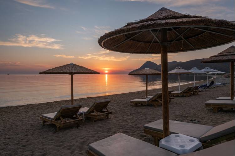 Στο café bar ΟΡΙΖΟΝΤΑΣ γιορτάζουμε απόψε την έναρξη του καλοκαιριού