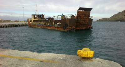 KONGE: &Tau;&omicron; &kappa;&omicron;&upsilon;&phi;ά&rho;&iota; &pi;&lambda;&omicron;ί&omicron;&upsilon; &pi;&omicron;&upsilon; &delta;&eta;&mu;&iota;&omicron;&upsilon;&rho;&gamma;&epsilon;ί &pi;&rho;&omicron;&beta;&lambda;ή&mu;&alpha;&tau;&alpha; &sigma;&tau;&omicron; &lambda;&iota;&mu;ά&nu;&iota; &tau;&eta;&sigmaf; &Mu;ύ&rho;&iota;&nu;&alpha;&sigmaf; (mp3)